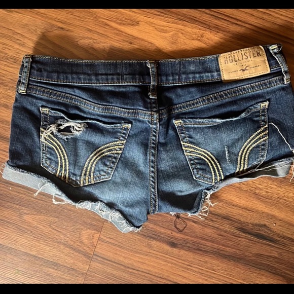 Hollister Denim Shorts - Picture 3 of 5